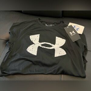 NWT long-sleeve UA shirt